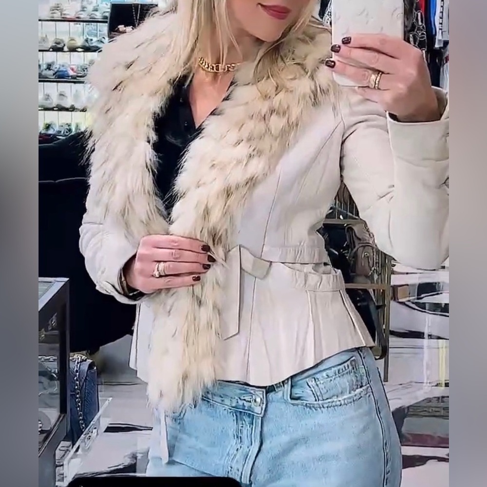 BNX Leather with a fur collar luxurious jacket/coat ⭐️